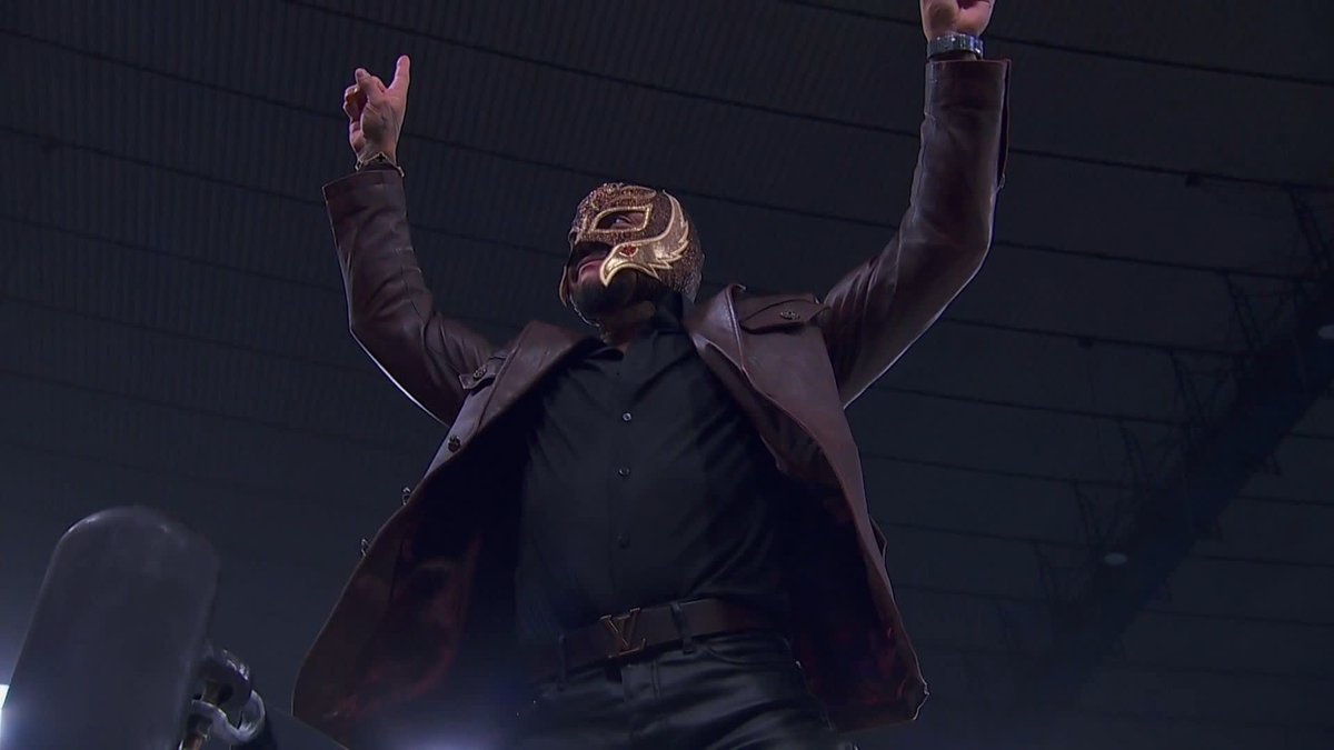 A LEGENDARY START!!! ♛Rey Mysterio❔ kicks off Lucha Libre AAA on FOX 🔥