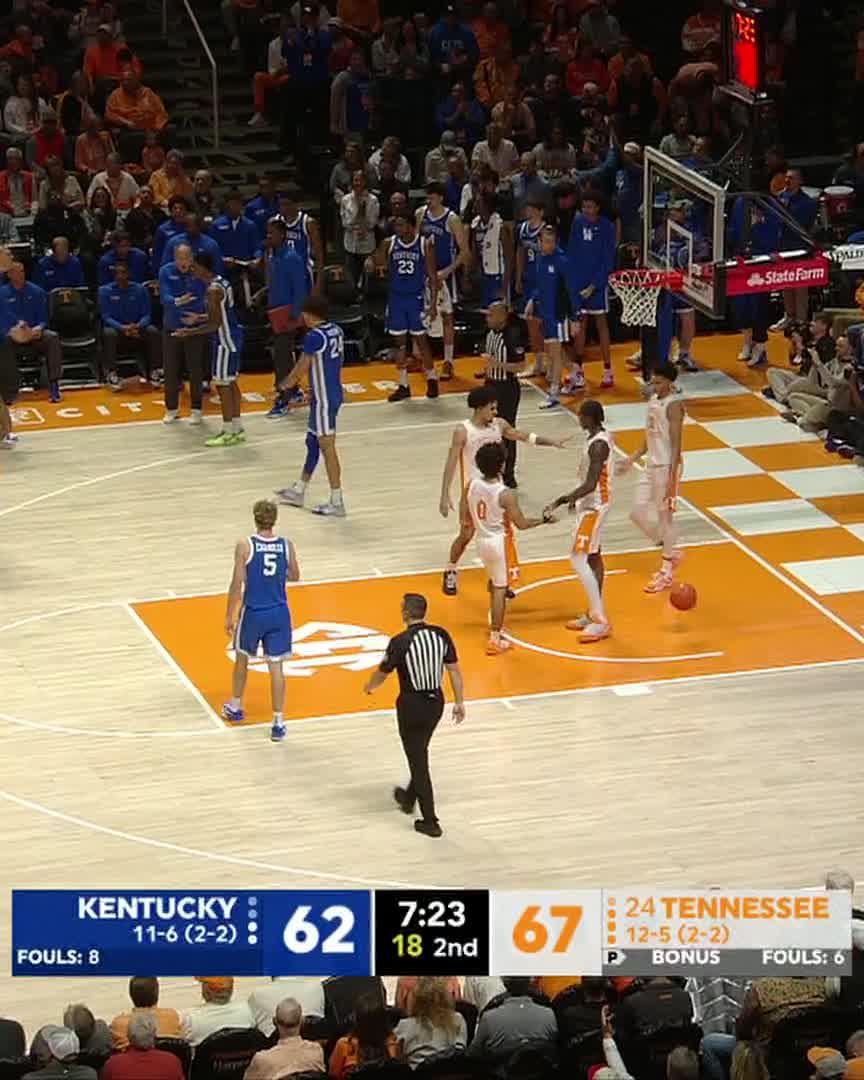 .Jasper Johnson was making it rain in Knoxville ☔️🌧️ 12 PTS (5-6 FG, 2-3 3FG) | 4 AST