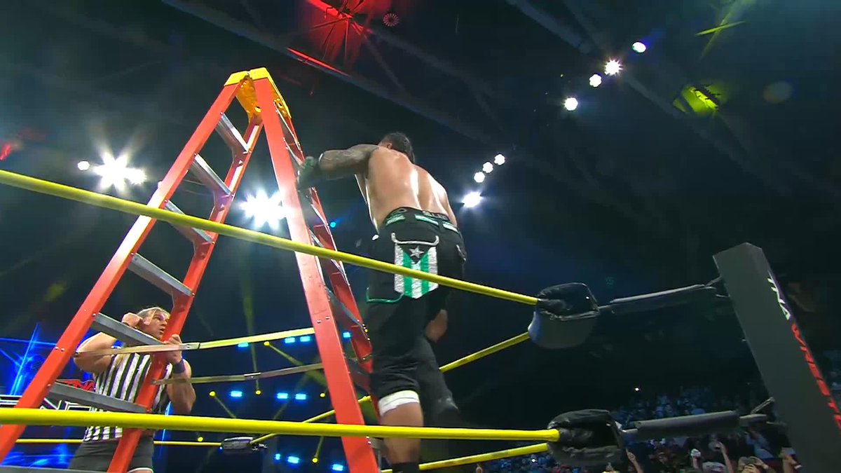"PAPI SPLASH FROM THE RAFTERS!" Mike SANTANA🇵🇷 👑 Frankie Kazarian 👑 Watch #TNAGenesis LIVE on TNA+: