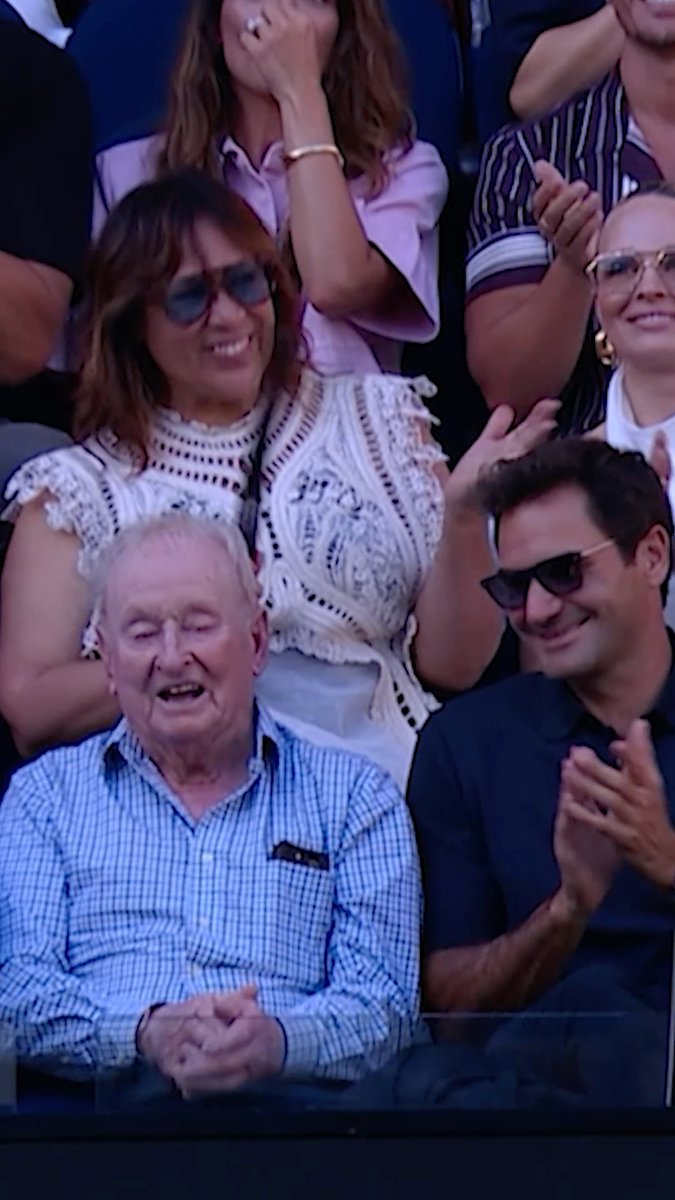 Rod Laver and Roger Federer sat together watching World No. 1 Aryna Sabalenka 🫶🐐