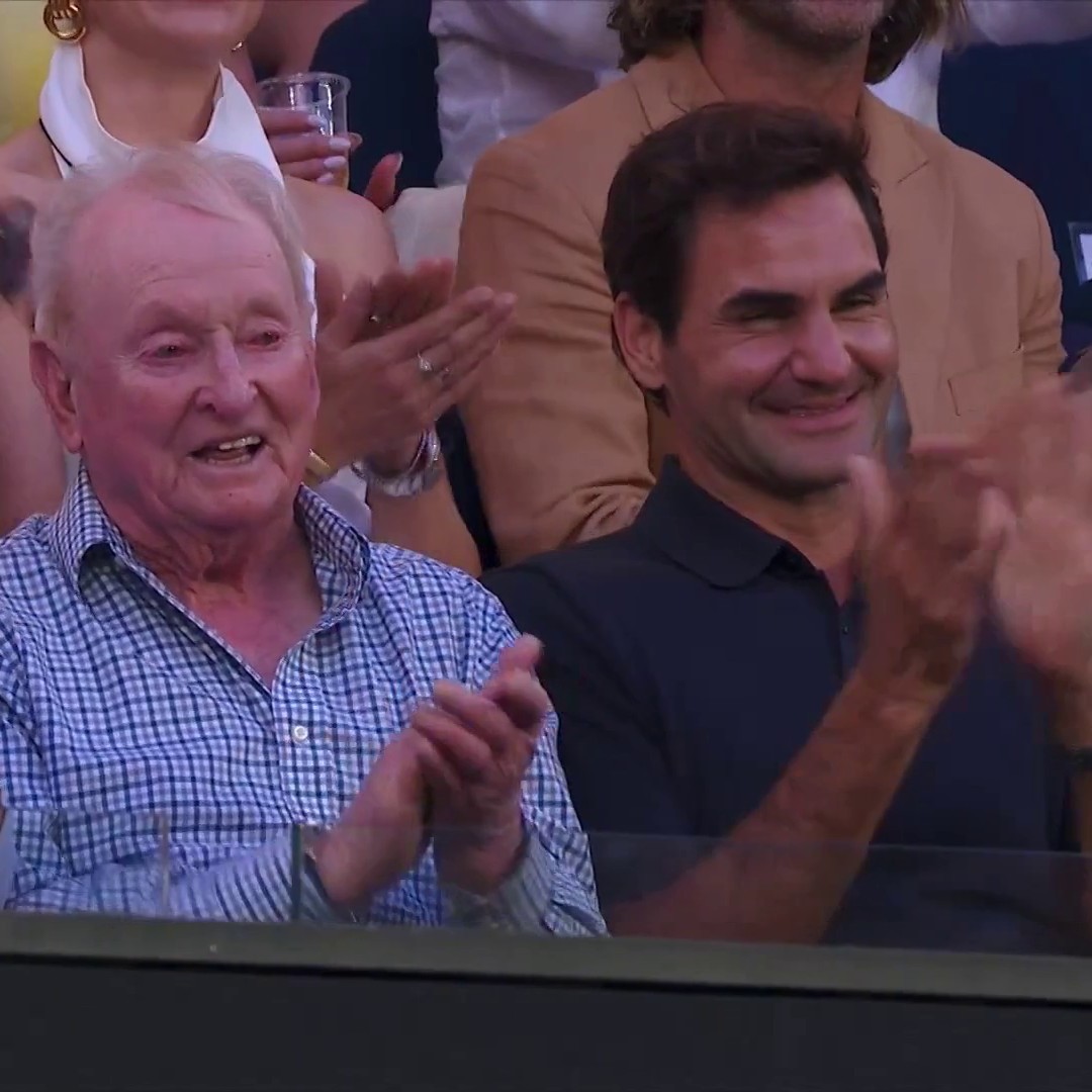 “I’m a huge fan guys, can I take a picture with you?” 📸 Aryna Sabalenka couldn’t hide her excitement seeing Rod Laver and Roger Federer courtside 🫶 📺 Watch and stream the 2026 Australian Open live on TNT Sports and discovery+