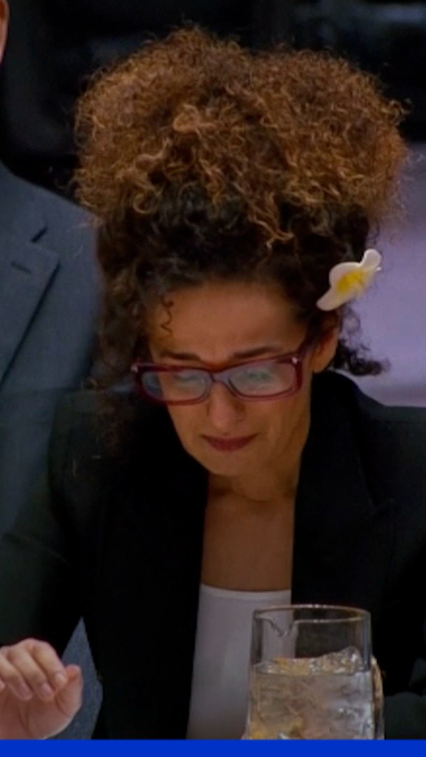 Le message de Masih Alinejad 🏳️ aux Français BFM “Quand les terroristes ont tué des gens à Charlie Hebdo, les Iraniens ont montré leur solidarité. Ils disaient “nous sommes Charlie Hebdo”. C’est le moment de demander que vous soyez aux côtés des Iraniens”.