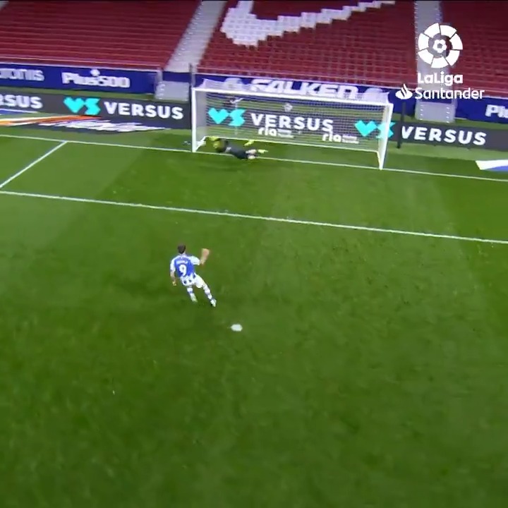 Hoy se juega un Atlético de Madrid vs Alavés. Hay que recordar el penalti que Jan Oblak le paró a Joselu en el minuto 86. Sin este penalti parado, el Atlético de Madrid no habría ganado aquella Liga 20/21. Inolvidable.