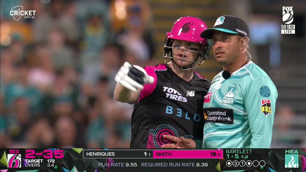Steve Smith was booed by Brisbane crowd after this incident at The Gabba. #BBL15