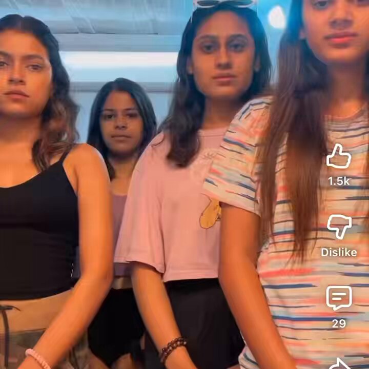 तरी पण भैय्या 🅱️🅾️💲DKa 🔥