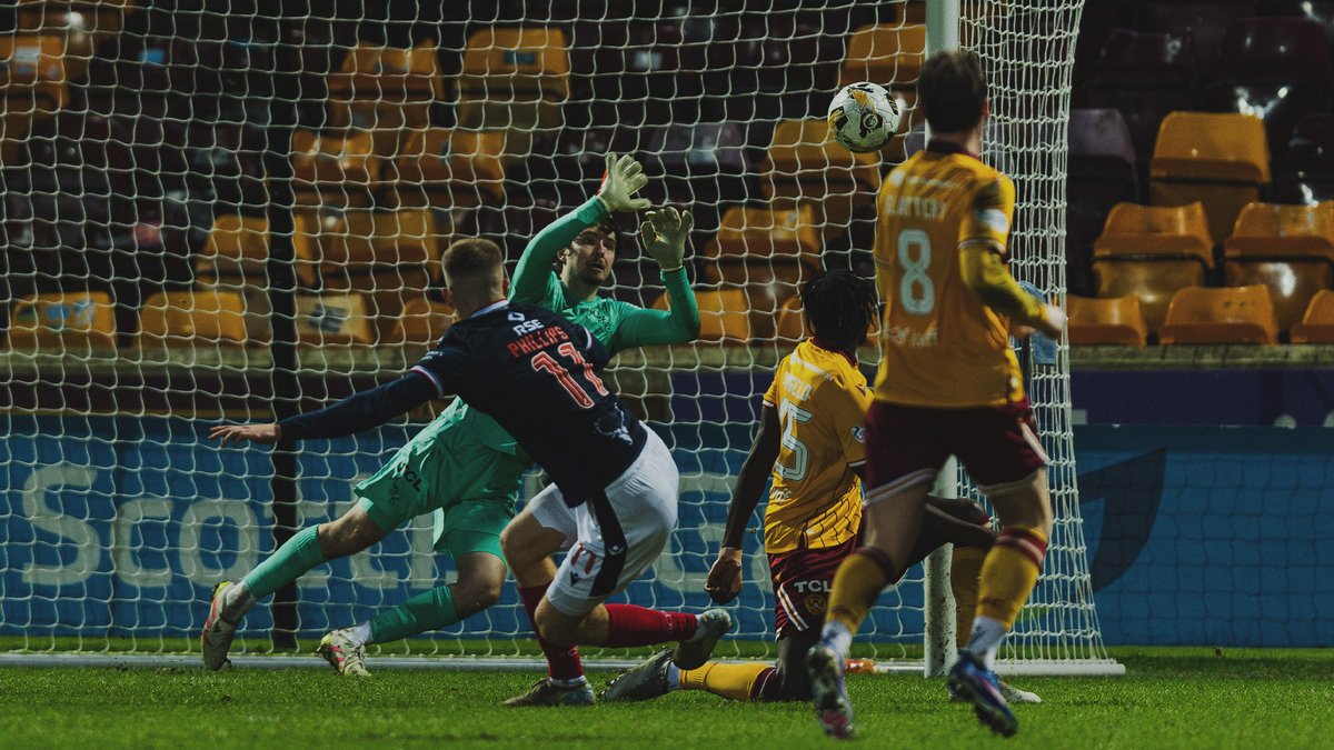 He stepped up when we needed him 🧤 Ensuring we made it eight clean sheets in a row at Fir Park.