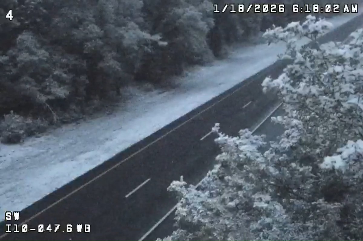 ❄️ SNOW IS HERE IN NORTH FLORIDA! ❄️ Snow can be seen on the ground, as shown in this video taken on I-10 in Okaloosa County. Travelers, remember that winter weather conditions can change rapidly or bring unexpected circumstances. Please use caution while driving, remain alert, and buckle up.