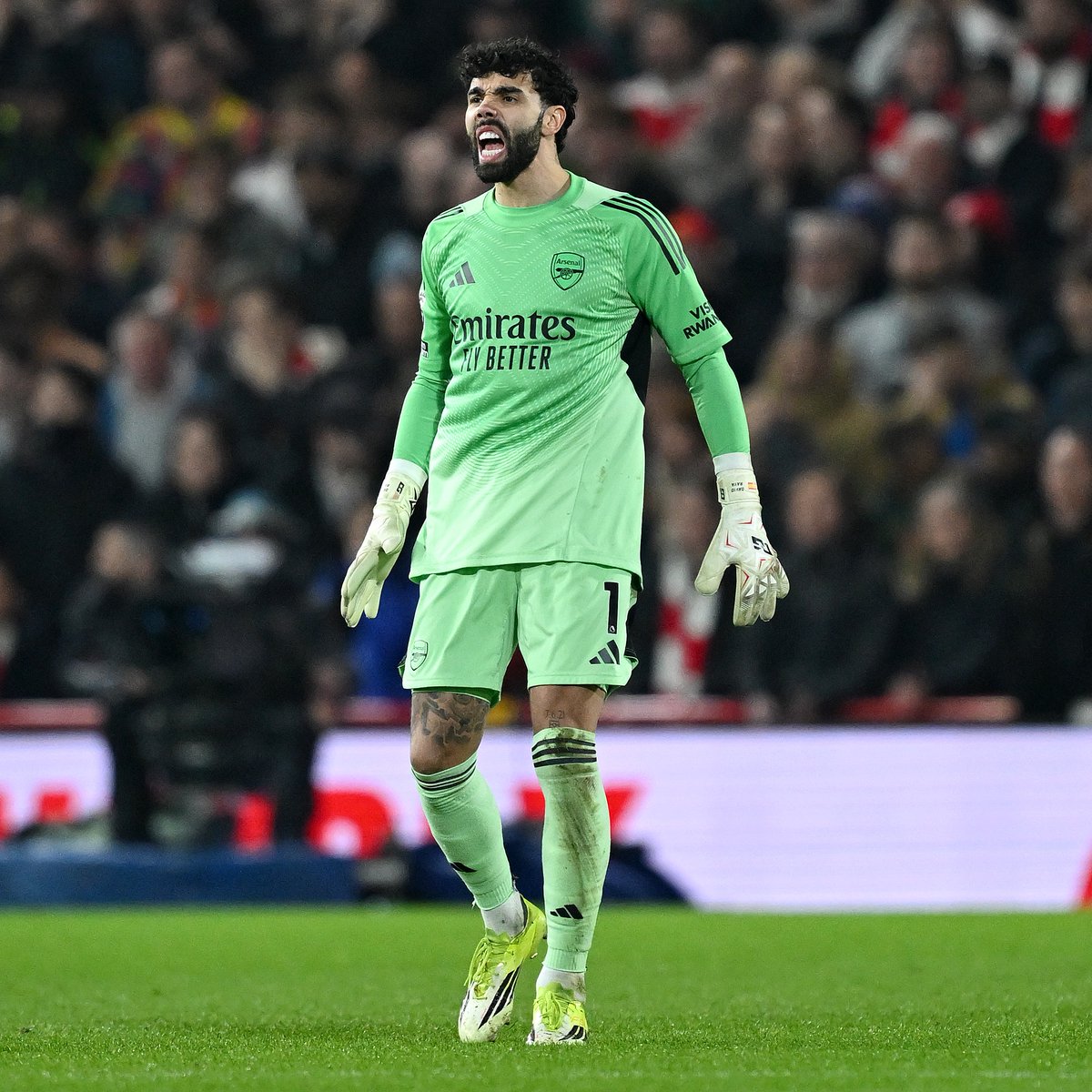Sweeping into action 🌊 Raya's 16th clean sheet of the season 🛡️