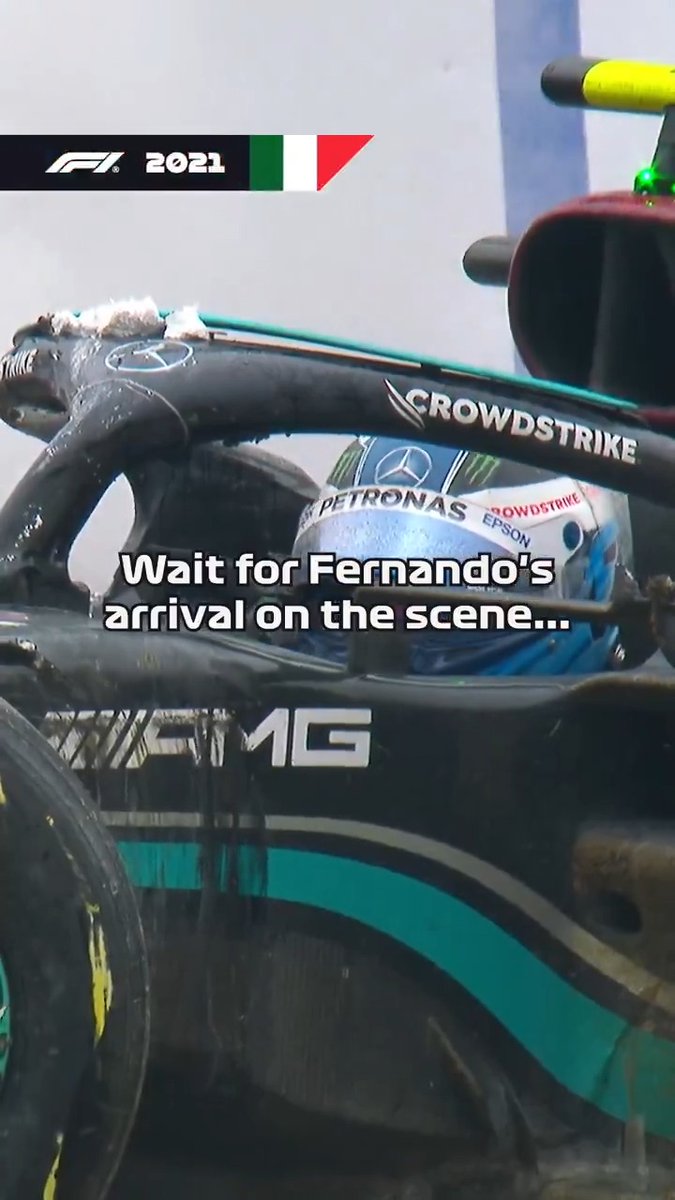 Just wait for it 😅 Fernando goes for a spin amidst the chaos after George and Valtteri's crash back in Emilia-Romagna in 2021 😵💫 #F1