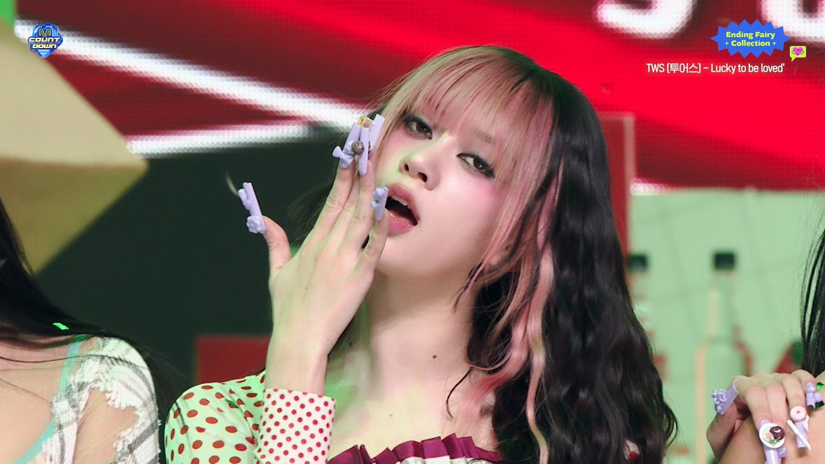 all the katseye members making cunty diva-esque facial expressions and using their hands for the gnarly ending fairy and then there's yoonchae just standing still serving face and aura farming 😭