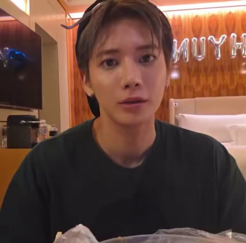 🐿️🐱 as a team, things are really good right now 🐿️🐱 the members are really…really great 🐿️🐱 we were all going through a period where our thoughts were a bit unorganized but it wasn’t obvious at all 🐿️🐱 it was something like everyone having their personal thoughts but…was it late december or early january? we were like, let’s have a team meeting so we all talked and we were all having the same exact thoughts…it was the kind of topic that’s really hard to say out loud but everyone openly shared it, acknowledged it, accepted it and even brainstormed solutions together 🐿️🐱 watching the members do that, i had this clear thought, “even if it takes time…however long it may take…this is a team that will definitely grow.”