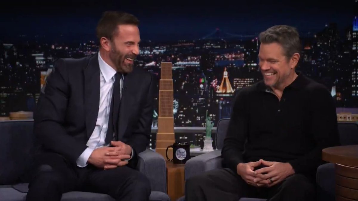 .Ben Affleck &amp; Matt Damon got in an acorn fight on the set of School Ties when they were 19 🌰 #FallonTonight