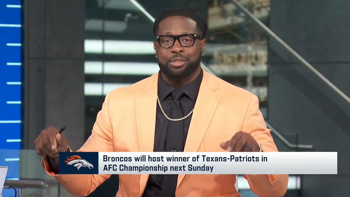"Forget next week, don't worry about next week." Gerald McCoy cautions the Patriots against looking ahead to a potential AFC Championship matchup against the Broncos.