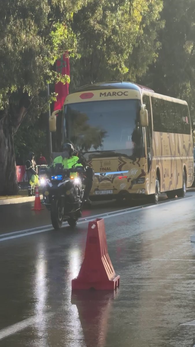 🇲🇦 Arrivée du bus des Lions de l’Atlas au Stade Moulay Abdellah
