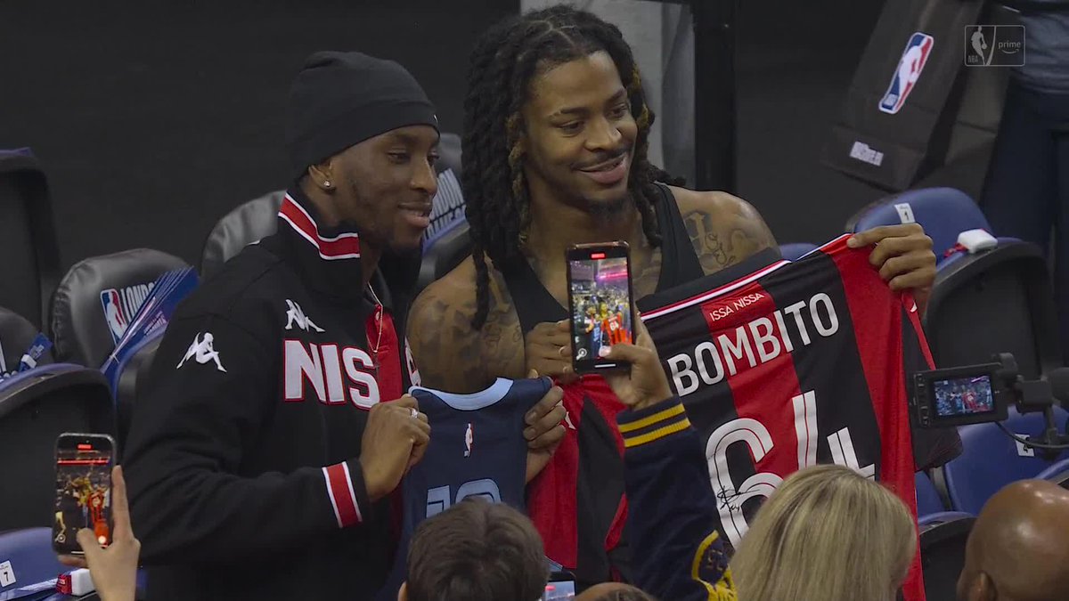 🇨🇦 Moïse Bombito, joueur de l'OGC Nice, est venu à Londres pour le match ; il en a profité pour échanger son maillot avec Ja Morant 🇺🇸 #NBALondon