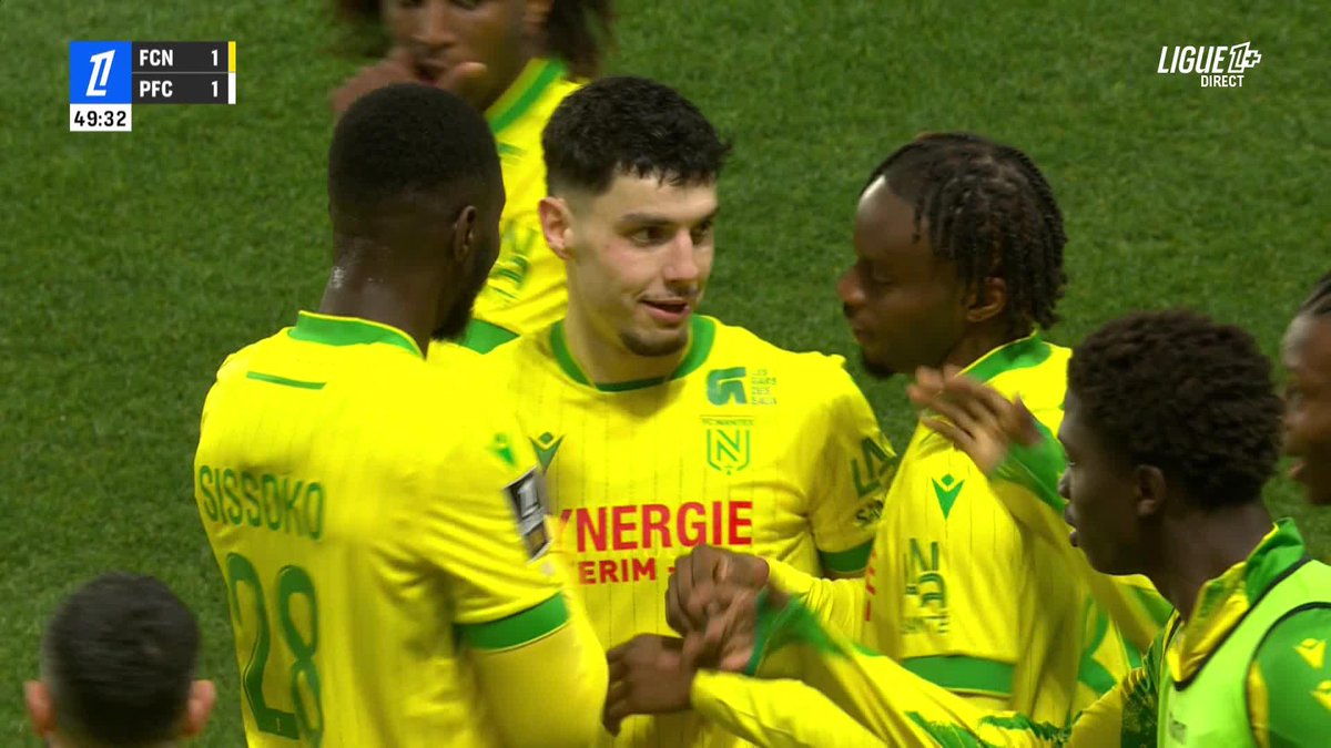 Matthis Abline est un joueur DIFFÉRENT 😱 But somptueux de l'attaquant nantais qui porte son équipe à bout de bras. #FCNPFC