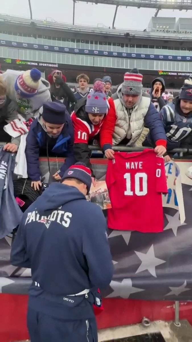 First MVP chants of the day for Drake Maye 🗣️ HOUvsNE– 3pm ET on ESPN/ABC Stream on NFL+ and ESPN App