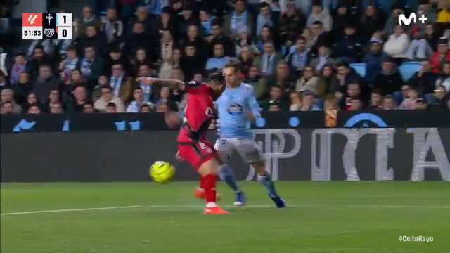 Penalti señalado a favor del Celta tras esta acción del Pacha Espino sobre Bryan Zaragoza. #LALIGAEASPORTS #LaCasaDelFútbol