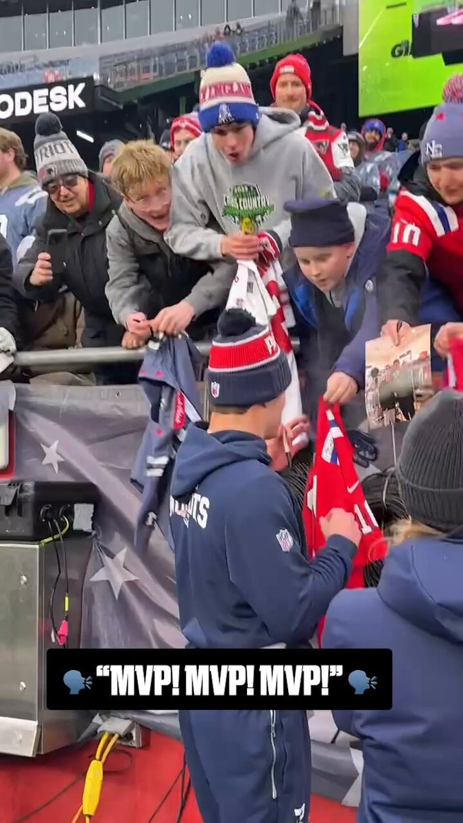 Drake "Drake Maye" Maye feeling the love from the Patriots fans 🫶 Watch Texans-Patriots at 3 PM ET on ABC, ESPN and the ESPN App 🍿