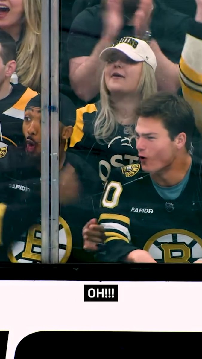 "Do you think it's easier to score a touchdown than a goal?" 🤣 Good luck to Drake "Drake Maye" Maye and the New England Patriots today! (via NHL)