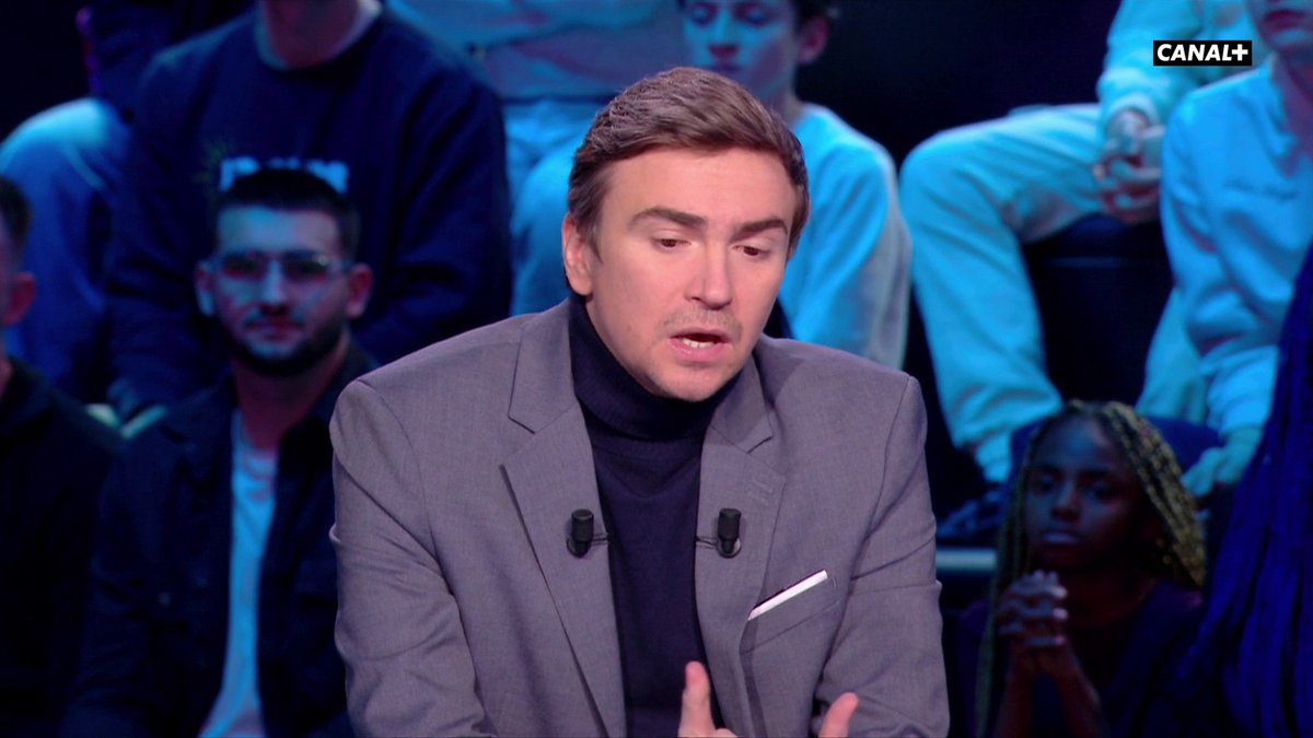 Pour la Coupe du monde, Bertrand Latour voit Hugo Ekitike accompagner Marcus Thuram plutôt que Kolo Muani 💫 Et vous, quels seraient vos 8 attaquants convoqués pour le Mondial ? 🇫🇷 #CFC