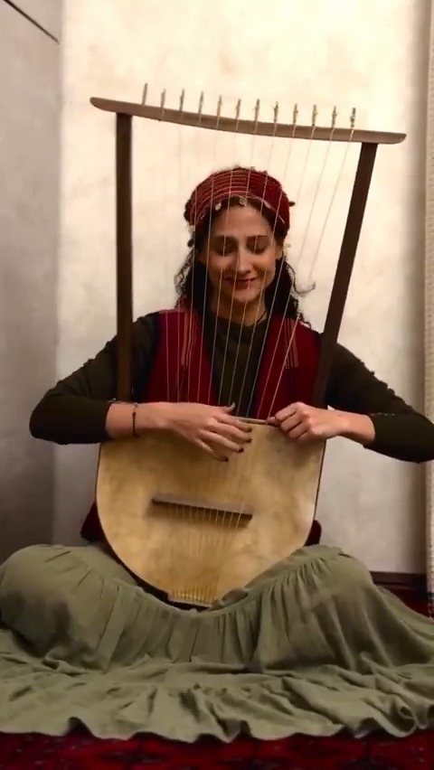 What did 1,400 BC sound like in ancient Persia? Hear this! 🔊 Sarah Parsaei plays the Arjan harp, an instrument with roots reaching back almost 3,400 years. Tehran, Iran