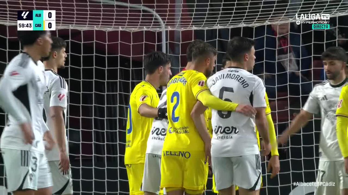 🦇 ¡EL ALBACETE VUELA ALTO! 🎻 Agus Medina centró con música para que el Albacete Balompié 🤍 no pare la racha #LALIGAHYPERMOTION #AlbaceteBPCádiz