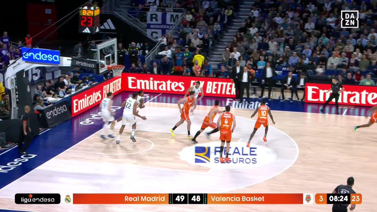 🗣️ "La segunda parte del segundo cuarto ha sido la clave" Sergio Scariolo y el análisis de la remontada del Real Madrid Basket ante Valencia Basket #LigaEndesaxDAZN 🏀