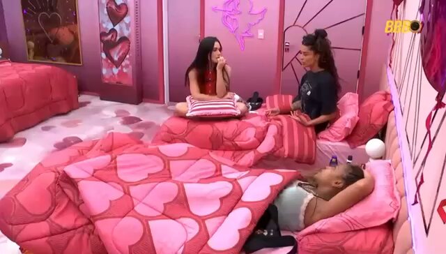 Aline disse que, se bobear, Ana Paula não volta desse paredão. “Se o público tiver consciência, ela não volta.” #TeamRenault #BBB26