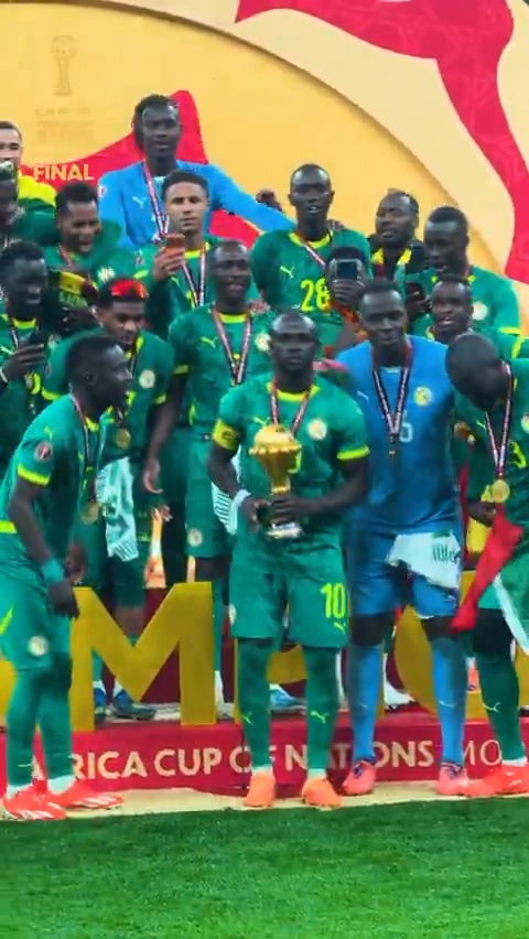 All theirs. Senegal lift it high. 🇸🇳🏆 #TotalEnergiesAFCON2025
