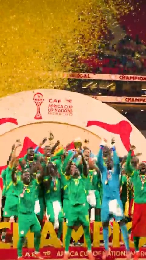 Captain of the team is Koulibaly, deputy is Idris Gueye, look at who lifted the cup. Sadio Mane is the most senior player in that squad but maybe he doesn’t fancy the captain band normally. Someone that told every player to come back to the pitch haha