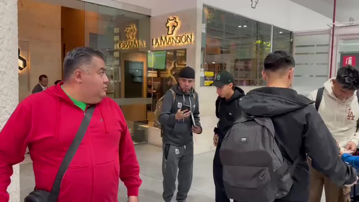 "NO PODEMOS DECIR NADA" Diego Lainez llegó a la CDMX en silencio🤫.