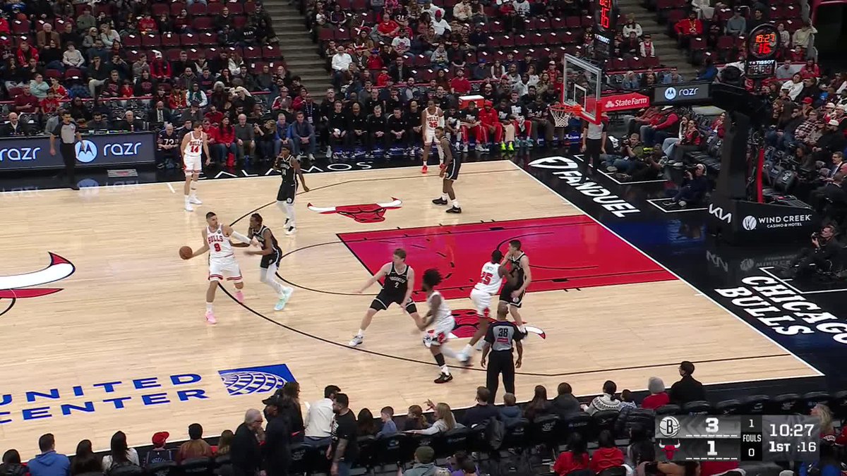 🔥🔥🔥🔥🔥 Coby White hits his first FIVE threes in the first half! whitecoby2 | Chicago Sports Network