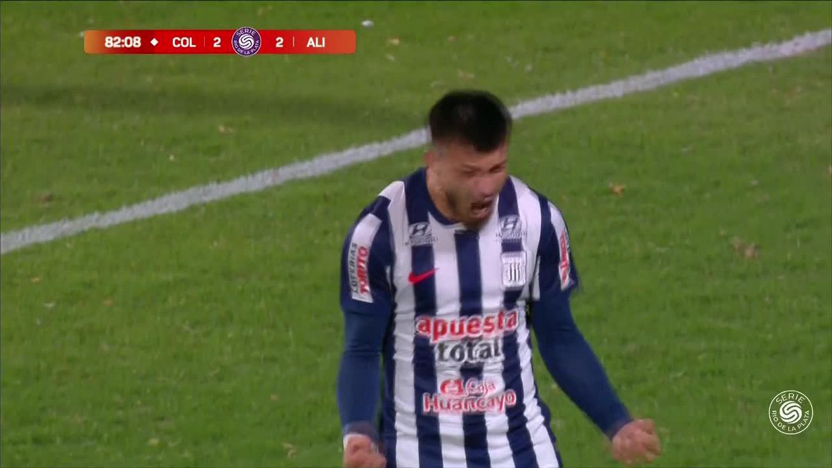 ¡UNO DE LOS MEJORES GOLES DE LA SERIE RÍO DE LA PLATA! Alianza Lima sacó del medio tras el empate de Colo-Colo y Cantero sacó un gran remate para poner el 3-2. 🏆 #Serie2026 📺 ESPN Premium | Suscribite al Pack Fútbol en 📺 #DisneyPlus Plan Premium