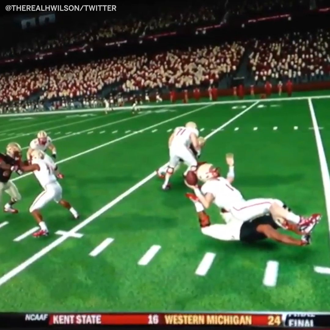 nobody: Caleb Williams with 10 defenders running straight at him and absolutely no hope: