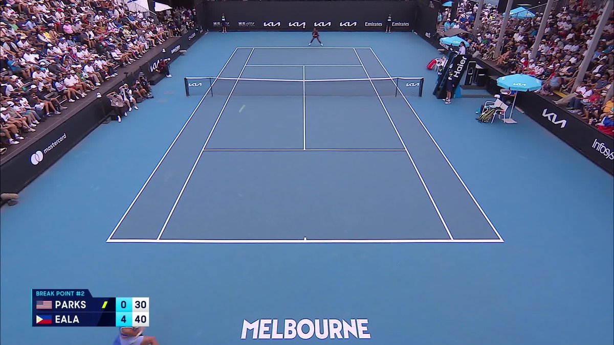 Alex Eala playing some BEAUTIFUL tennis against Alycia Parks at the Australian Open. Great movement. Big groundstrokes. Gorgeous volley to finish it. Filipino flags all around the court. Listen to that crowd. 👂 🇵🇭❤️