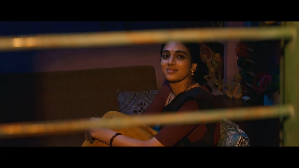 As reported earlier, the female lead will have considerable prominence in the film. Here’s a glimpse with a clear picture. #AakasamLoOkaTara