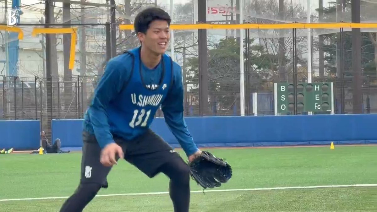 そんな #清水詩太 選手のはつらつとしたノックの様子を間近で👀 #新人合同自主トレ #DOCK #baystars