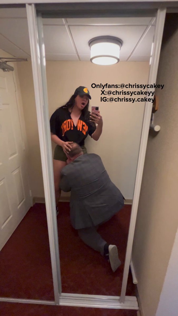 I can’t stop fucking my HIGH SCHOOL PRINCIPAL! 🍎 It’s mind blowing to me that he lets me play in his butt like this! I Used to be in class and fantasize about his big jiggly butt! 😍 Big ole donkey butt 🍑 He love my dick in his fat butt! #transporn #gayporn #anal #porn #bbc #bbcporn #interracialporn #12inch #fatass #bigbooty #freakpage #dmvfreak #nycfreak #nycfreakpage #buttplay #chrissycakey #onlyfans #chaser #fetishporn #bbw #pawb #pawg #principalporn #chubchaser #chubbyporn #bigbutt #fatassbutt #grandpasex #maturegayporn #biggaybutt #bigbuttstraight Full video on my OnlyFans