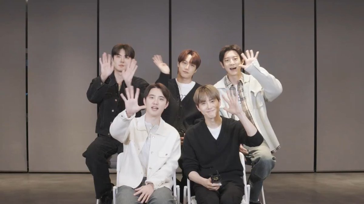 ◤New Release◢ #EXO の "REVERXE - The 8th Album" がリリース🎶 ハードなダンス曲から温かな冬ソングまで！ 久々のカムバをEXO-L皆で盛り上げよう✨ ▶︎ EXO_NEWS_JP
