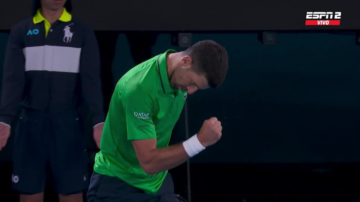 Qué liiiiindoooo!!! Nole mostrando por qué el patio de su casa es el patio de su casa.