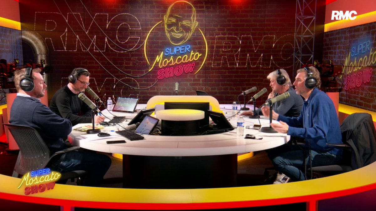 🗣 Vincent : "Au rugby, à partir du moment où tu sors du terrain, c'est fini." Vinvin ne comprend pas la décision de l'arbitre d"avoir autorisé la reprise du match entre le Maroc et le Sénégal.