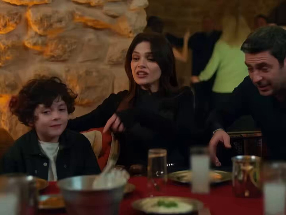 sinemin kuzey masanın altından geçerken ki endişesine bakın 🤏🏻