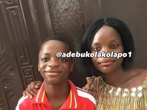 A voice note allegedly from Destiny Boy’s mother, where she placed heavy c u r $ 3 $ on him for refusing to buy her a house or car, refusing to send her money, and instead giving his wife ₦3 million, has surfaced online just hours after the singer’s d 4 @ t h.