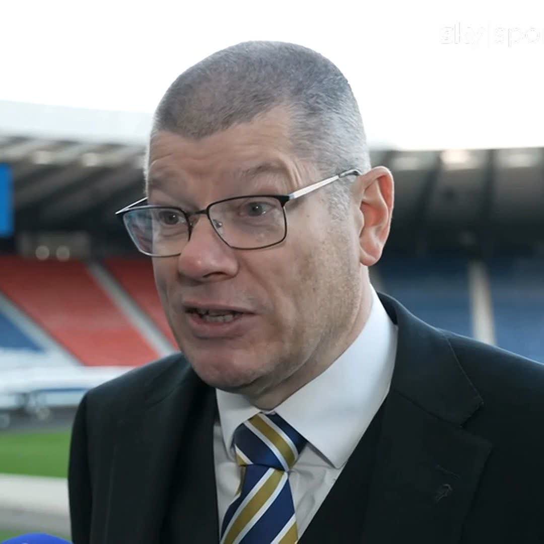🏆 "A final day decider, in front of the Sky Sports cameras, would be good to look forward to! 🚁 "I suspect I would be sat in a helicopter... it would be fantastic if we can achieve it." SPFL chief executive Neil Doncaster on the dramatic Scottish Premiership title race ⤵️