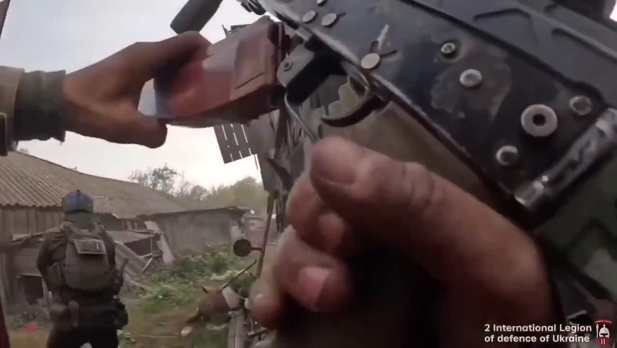 Reportedly recent footage of British volunteers in Ukraine using mostly Soviet weapons. Interesting to hear that accent then see them running AK variants in combat... #war #ukraine #russia #AK74 #krink #AKS74U #unitedkingdom #british