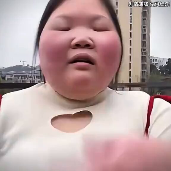 兄弟們，你們的女朋友來了，自己選，不用謝。
