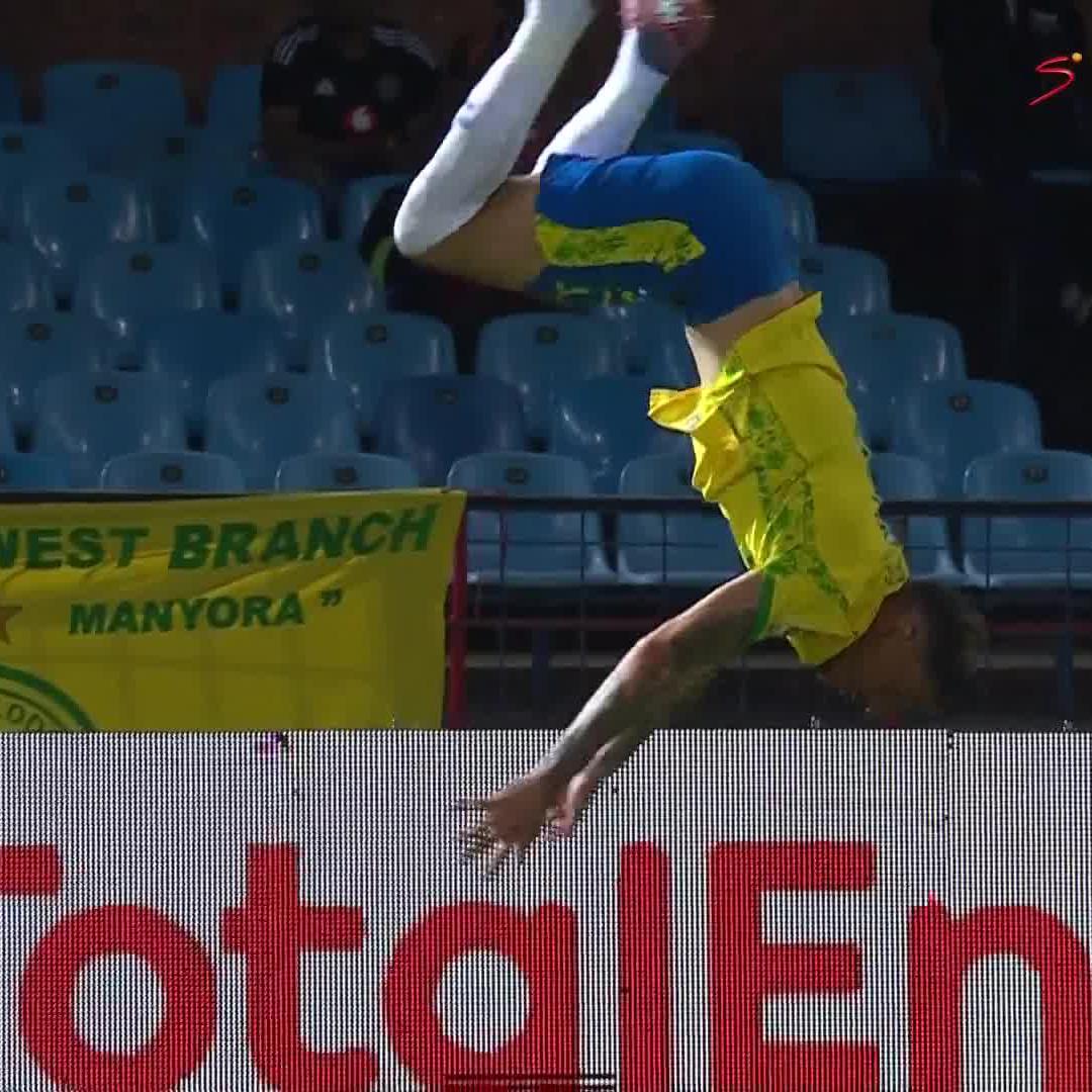 Arthur Sales scores the first #BetwayPrem goal of 2026 with a bicycle kick 🔥