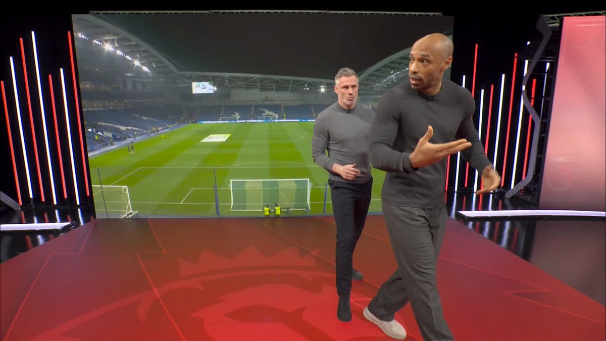"All you need to do is CUT the momentum" Thierry Henry delivers a striker’s masterclass on Brian Brobbey’s hold-up play in the Premier League 🥸