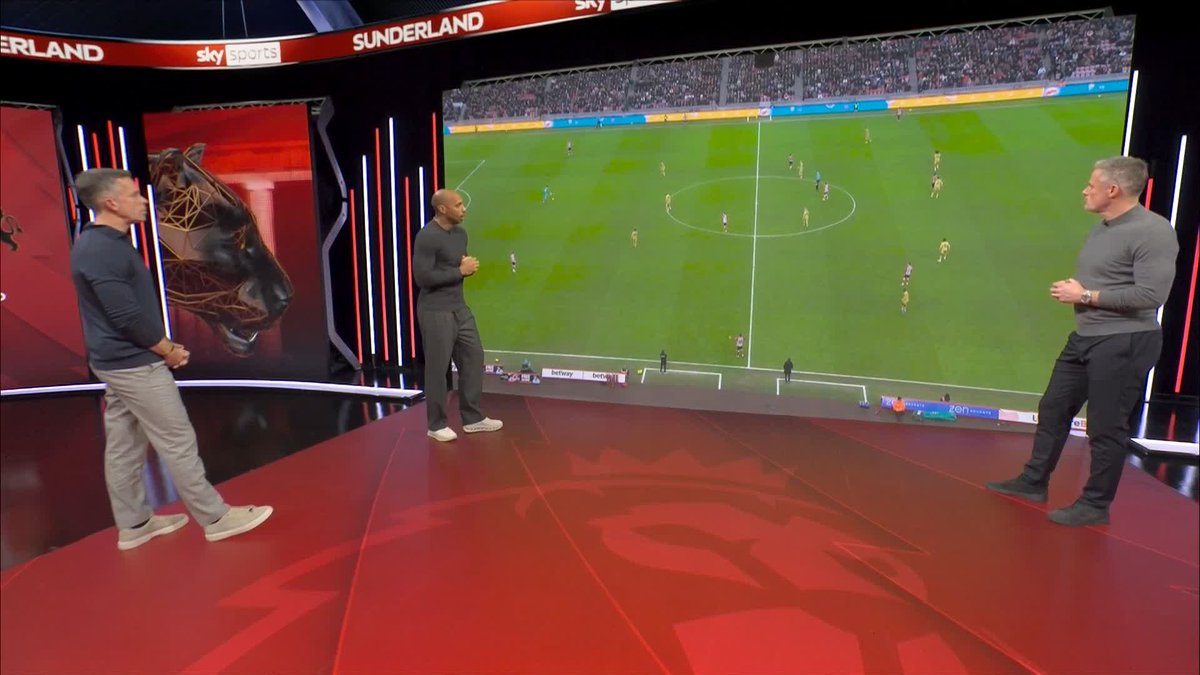"There's nothing he can do here, nothing whatsoever" Thierry Henry and Jamie Carragher analyse how Brian Brobbey caused problems for the Crystal Palace defence 🔍